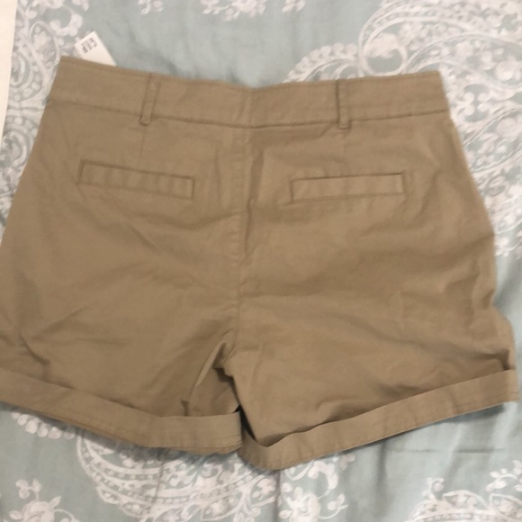 Gap Khaki Shorts NWT - Picture 3 of 3